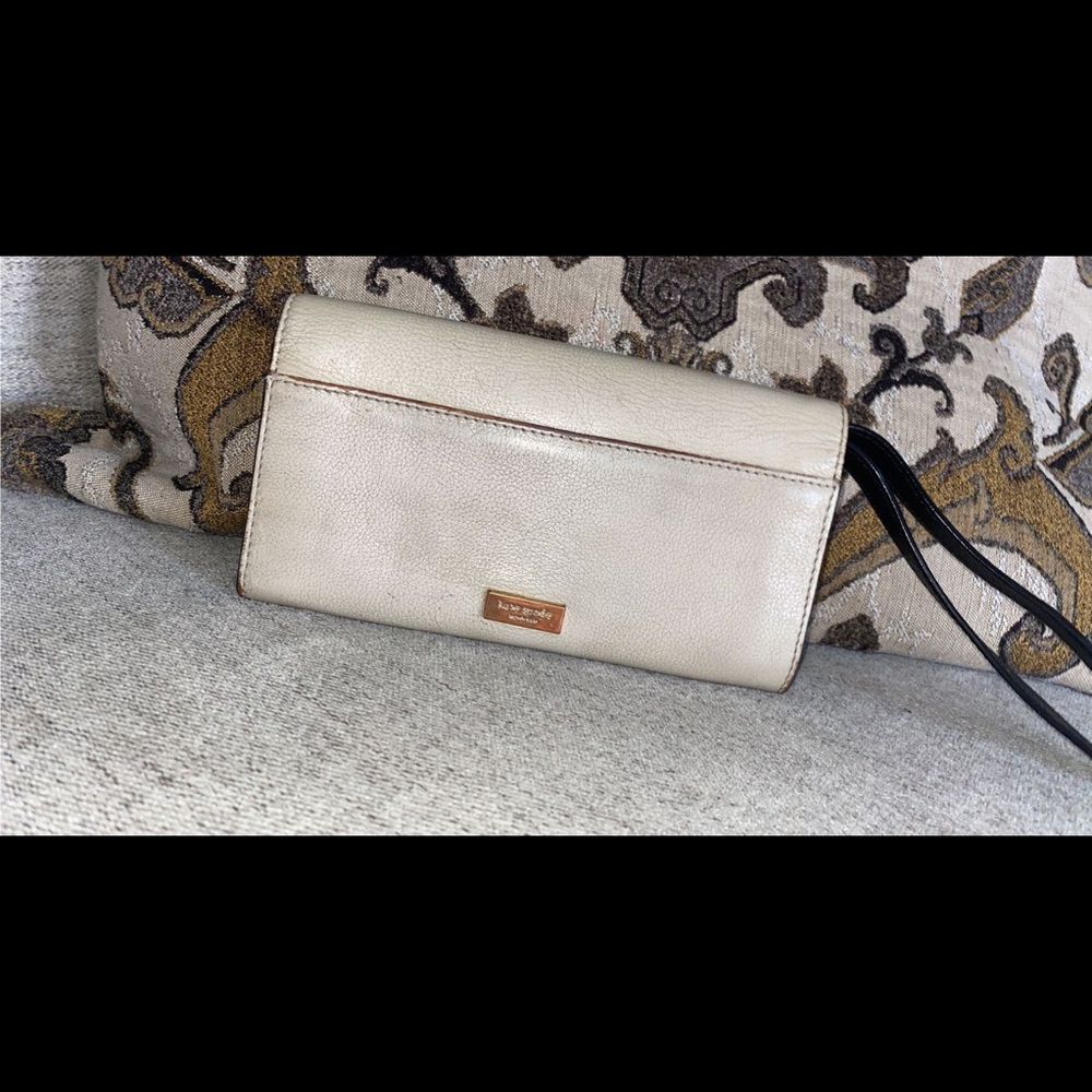 Kate Spade wallet - Picture 2 of 3